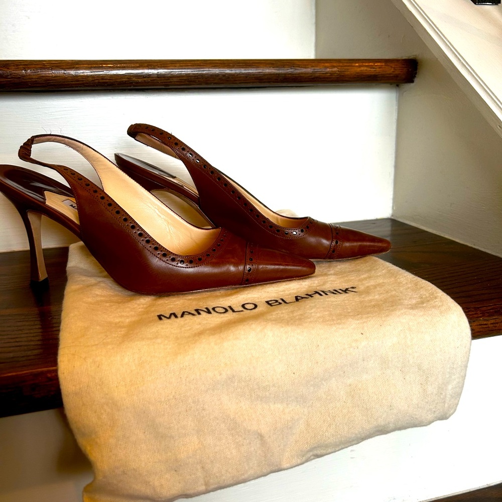 Manolo Blahnik sling back brown mule